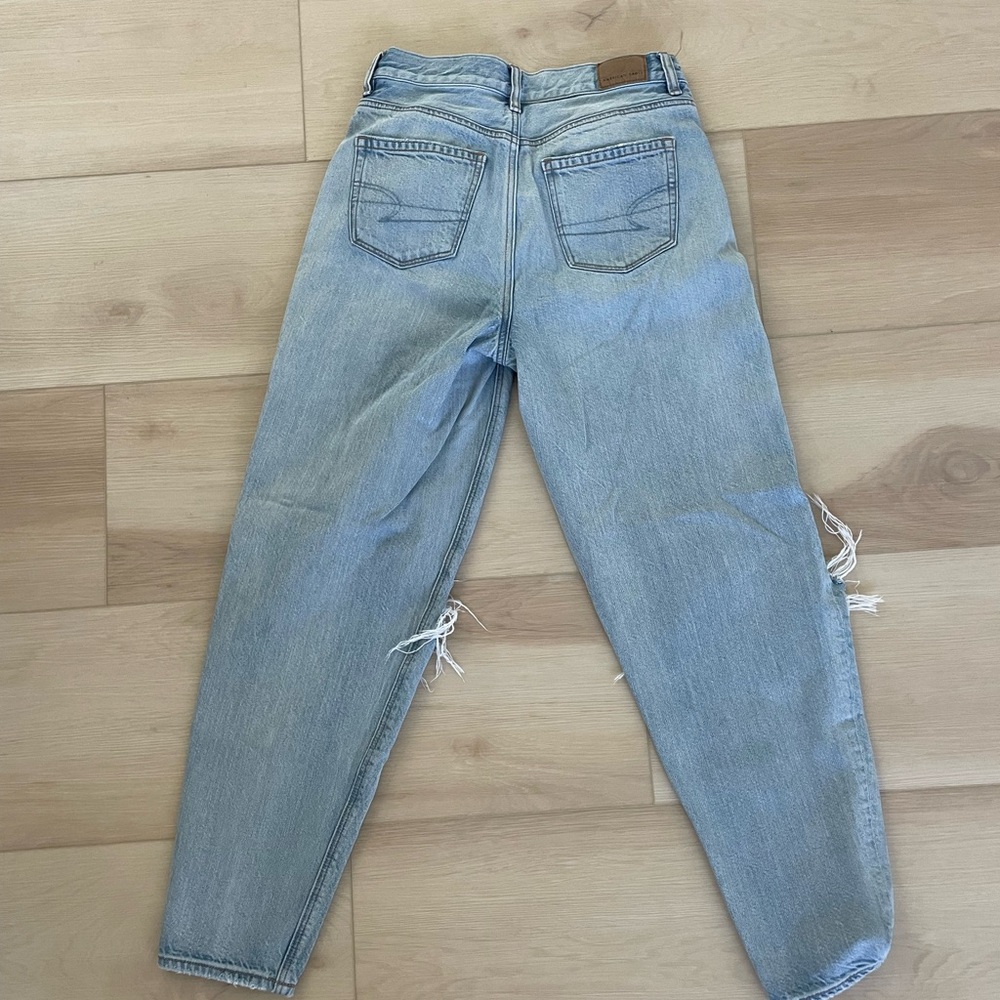 American Eagle Outfitters Light Blue Ripped Boyfriend Jeans - Picture 2 of 3
